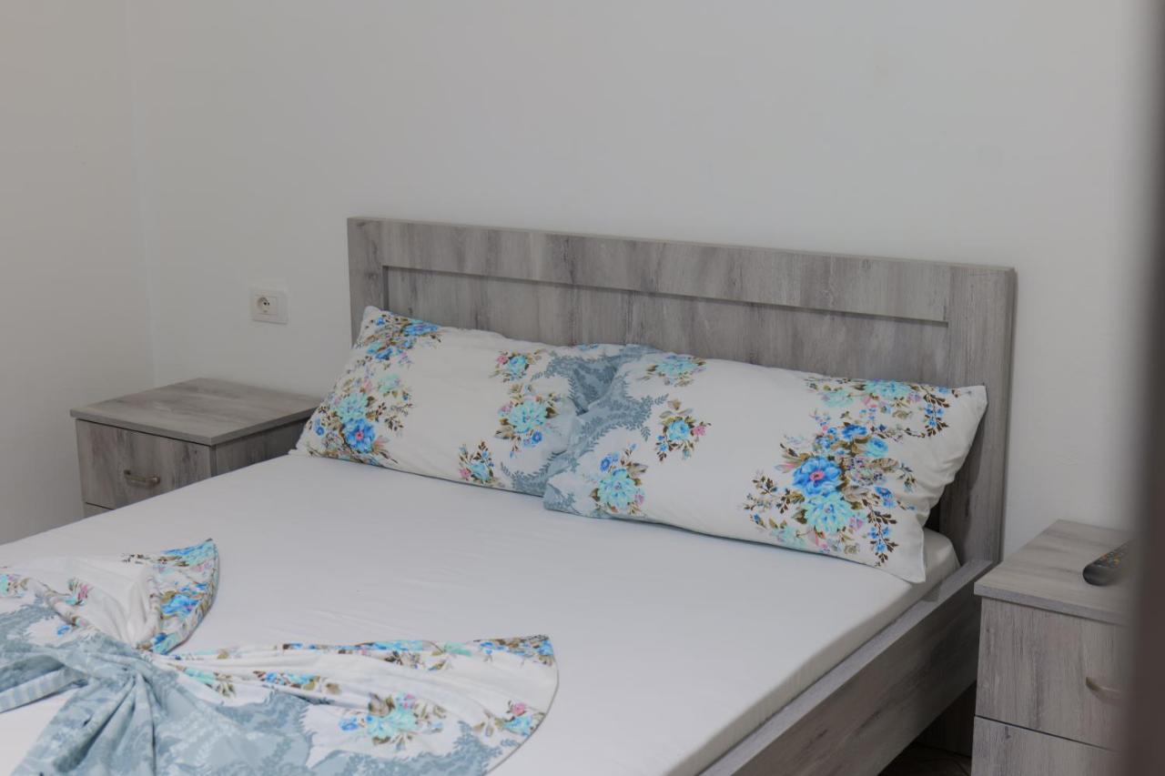 Vila Panorama Piqeras Bed & Breakfast Eksteriør bilde